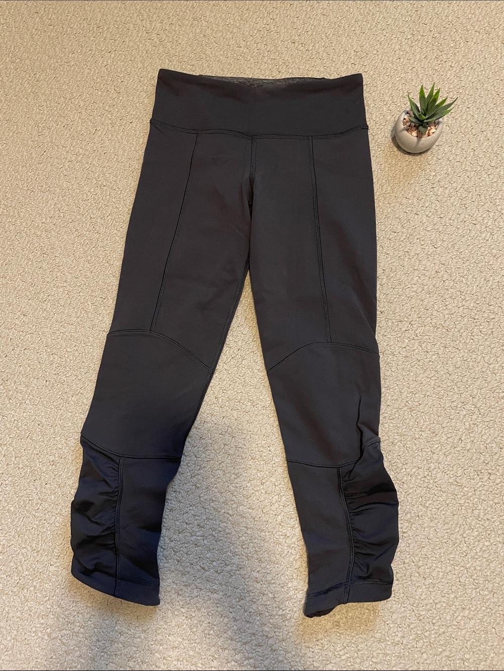 Lululemon ruched crop coal
